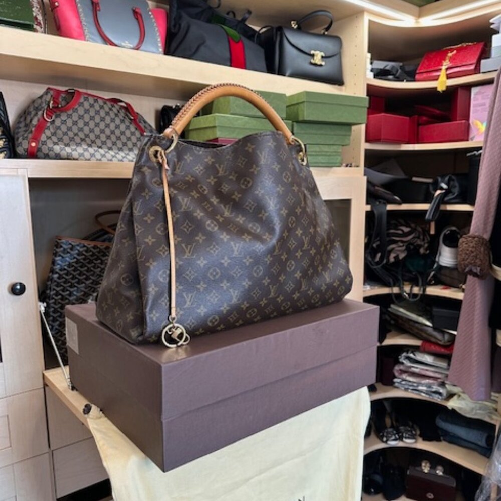 Louis Vuitton LV Monogram Artsy